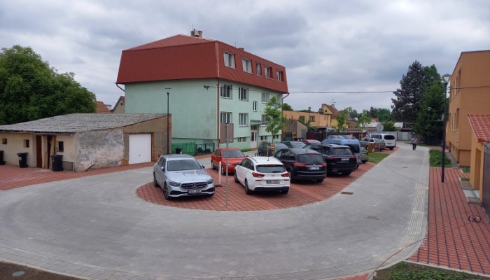 Rekonstrukce veřejného prostranství u bytovek