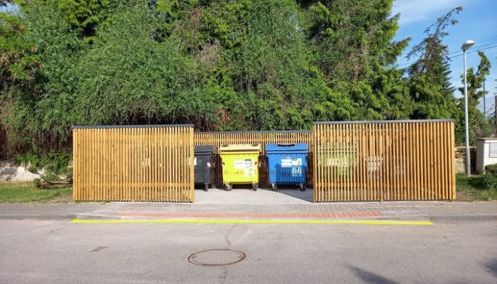 Úprava kontejnerových stání pro tříděný odpad