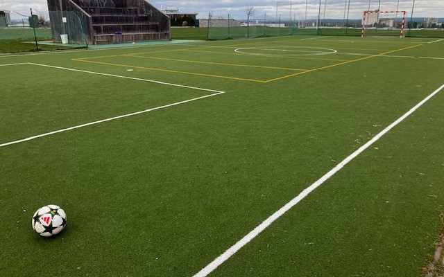 Výměna povrchu na víceučelovém hřišti v areálu ZŠ