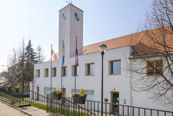 Bezbariérový obecní úřad a úprava okolí
